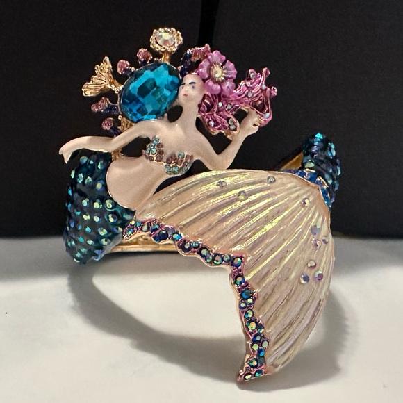 Betsey Johnson mermaid bracelet - Picture 8 of 14
